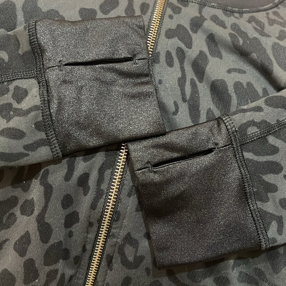 Lululemon Grey Black Namaskar Leopard Animal Swirl zip up scuba hoodie size 4 - Picture 16 of 16